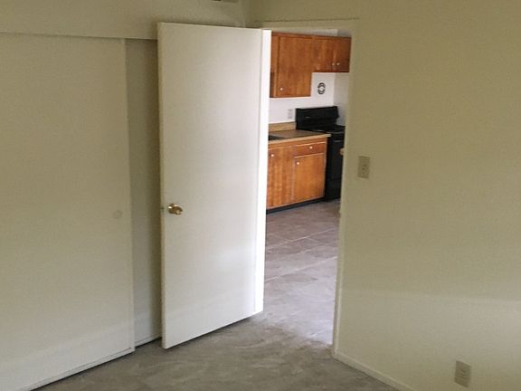 4th image of 3719 Hazelwood St APT 15