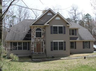 109 Woods Dr, Stroudsburg, PA 18360