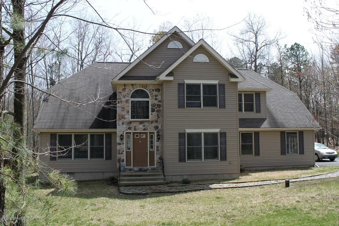 109 Woods Dr photo 1