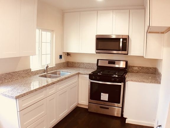 2nd image of 712 N La Paloma Ave