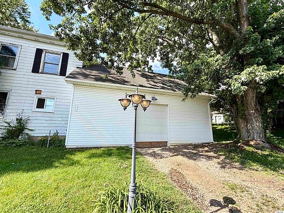 3rd image of 490 Vernonview Dr