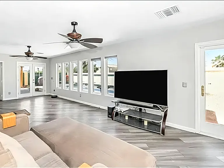 16224 S 40th Pl — Photo 9