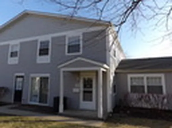 1319 Exeter Ct, Wheeling, IL 60090
