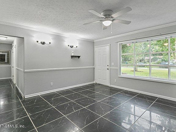 4th image of 3003 W DALEHURST Drive