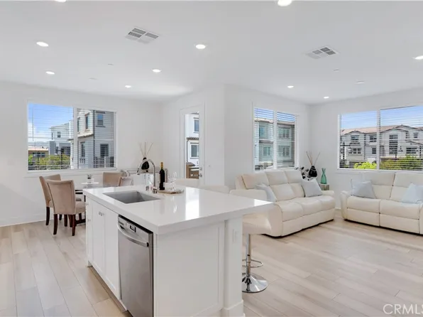 510 Bluegrass Way, Mission Viejo, CA 92694