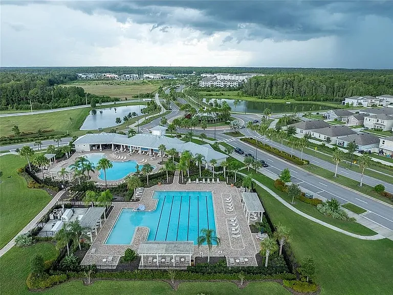2926 Suncoast Plains Dr — Photo 32