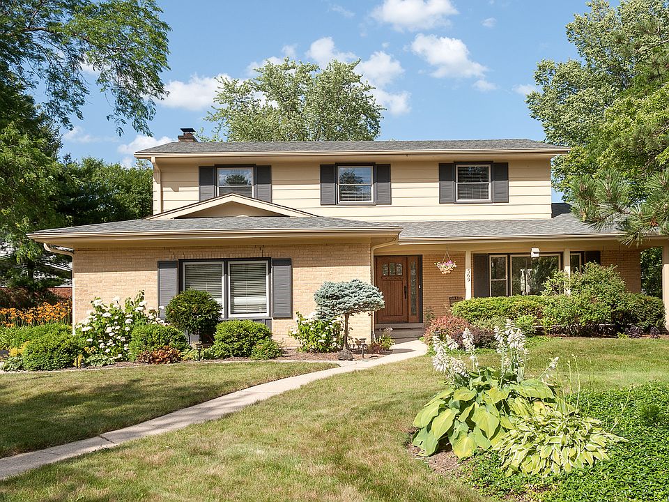 1st image of 569 Castlewood Ln