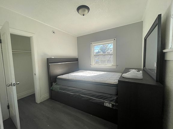 2nd image of 472 W 47th St #472