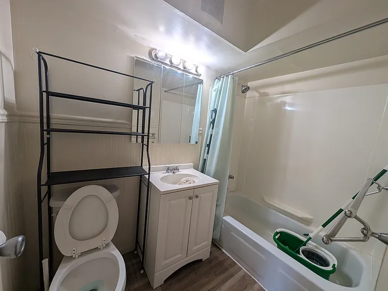 111 Lyman Ave #1B — Photo 7