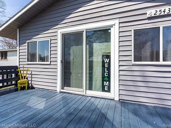4th image of 2543 Henry Rd