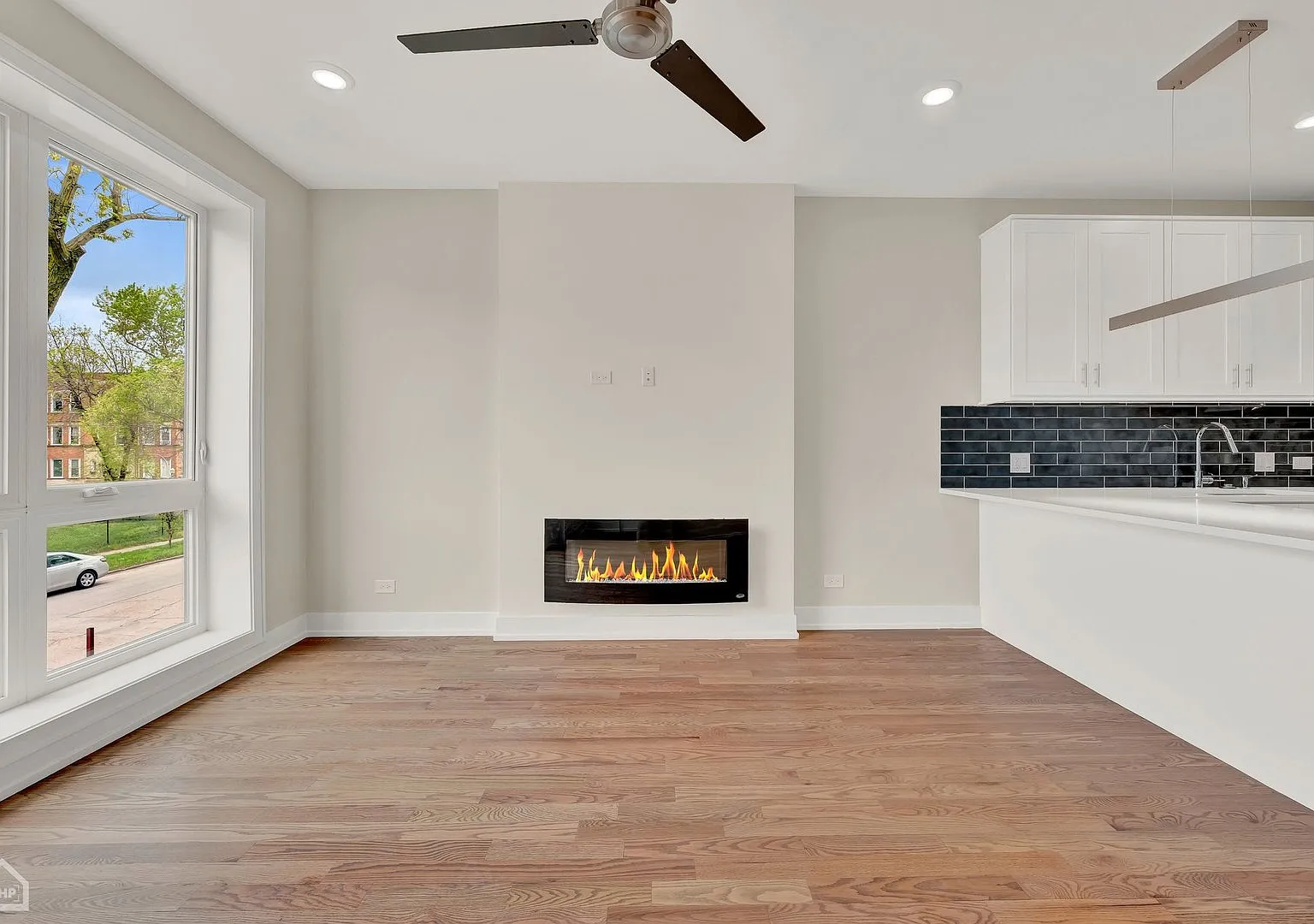 3 bed, 1600 sqft, $2,650 — Photo 3