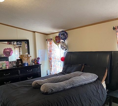 4th image of 282 Park Ln