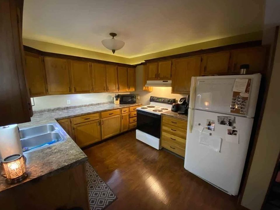 1st image of 1901 Fanell Dr