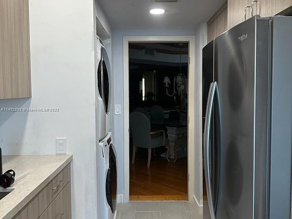 4th image of 2800 Island Blvd APT 3003