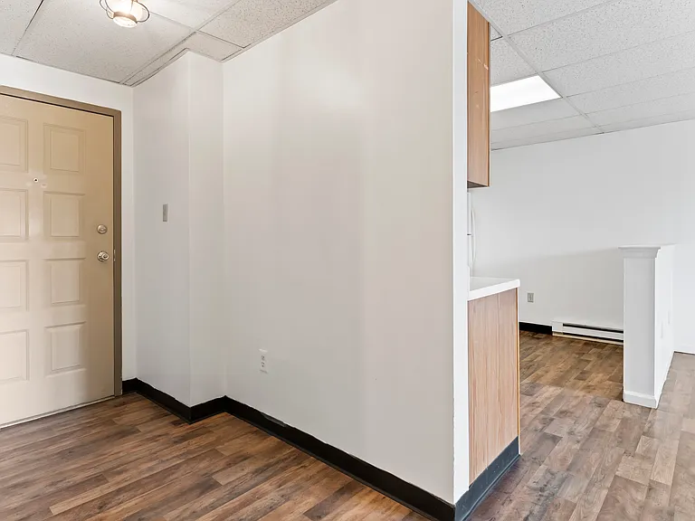 270 W 2nd St #270 — Photo 7