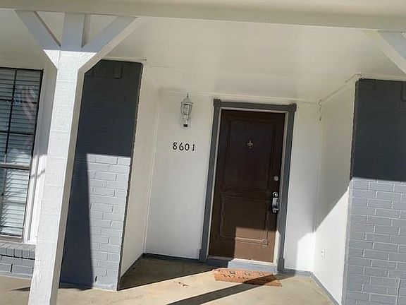 3rd image of 8601 Chesham Dr