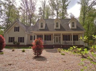 16 Turtle Point Ln, Hartfield, VA 23071