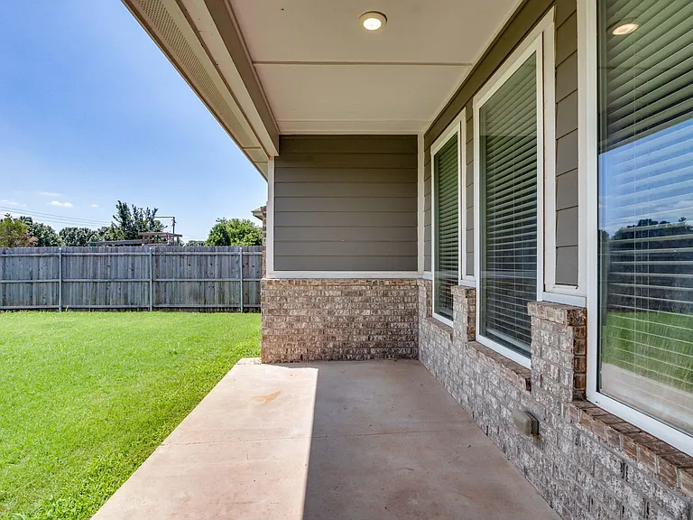 10608 Glover River Dr — Photo 34