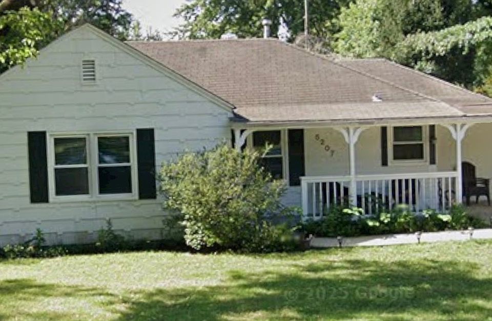 1st image of 5207 W 51st St