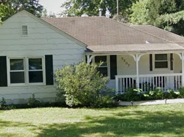 5207 W 51st St, Roeland Park, KS 66205