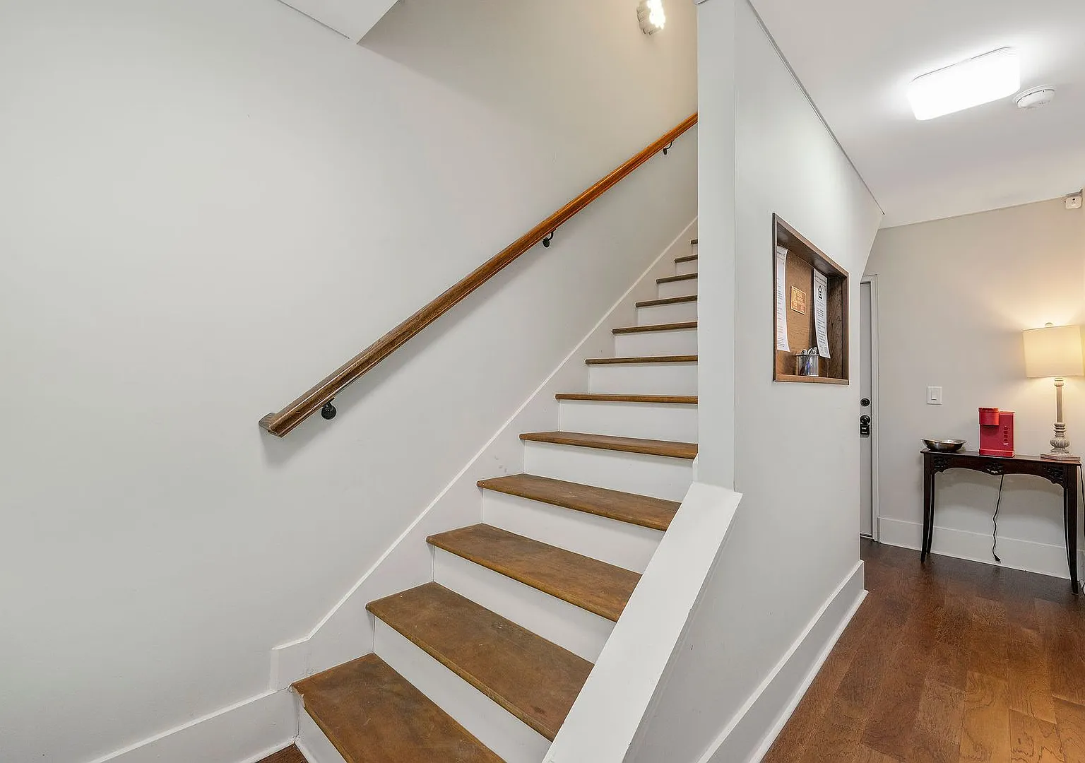 Corporate Luxury Rental 3 BR / 3.5 BA Townhouse in Edgewood (BeltLine Adjacent) — Photo 2