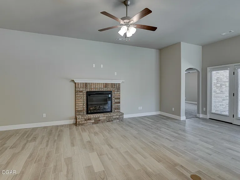 2632 S Lois Ln — Photo 4