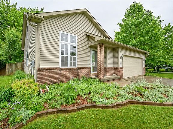 4th image of 1760 Forest Dr