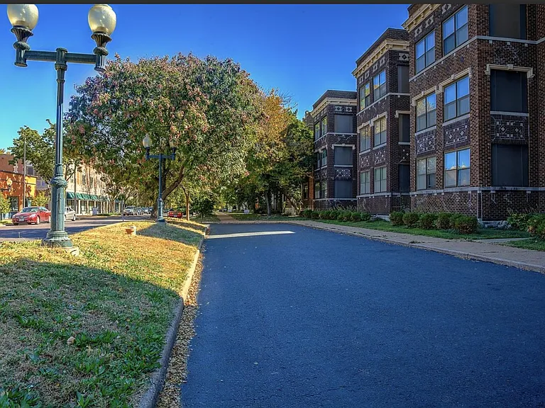5592 Pershing Ave #32 — Photo 9
