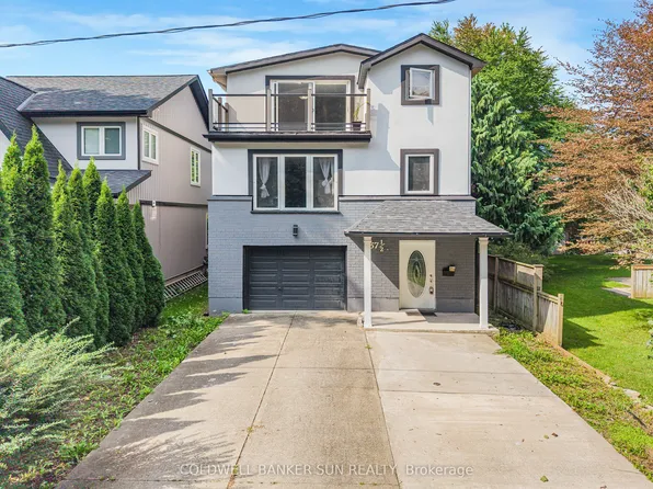 37 1/2 Cumberland St, Saint Catharines, ON L2M 1E4