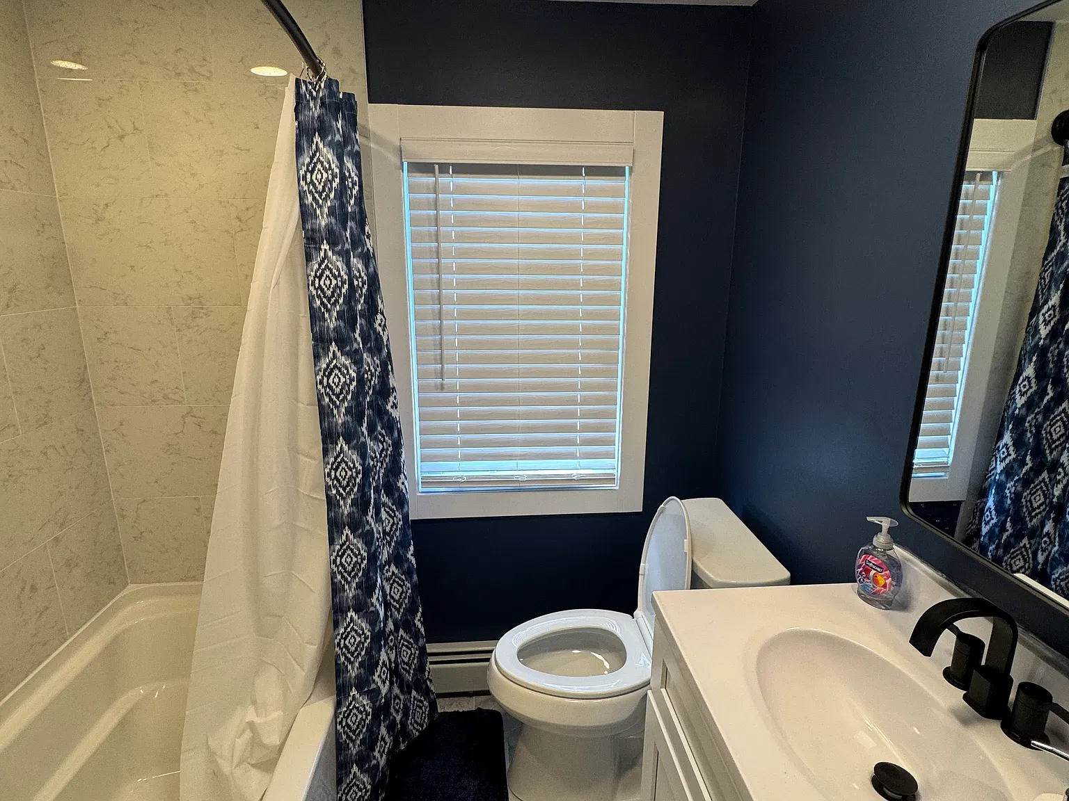 2 bed, 864 sqft, $2,500 — Photo 4