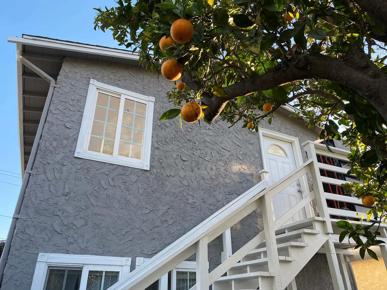 119 Mission Ave — Photo 2