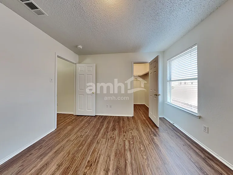 1311 Calvert Dr — Photo 17