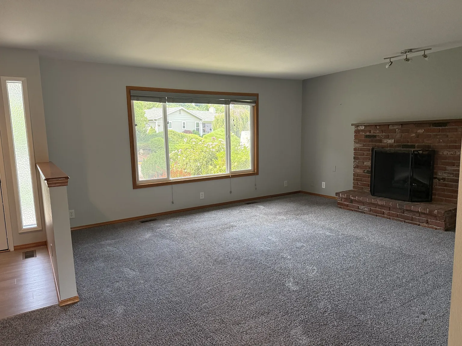 3 bed, 1516 sqft, $2,100 — Photo 3