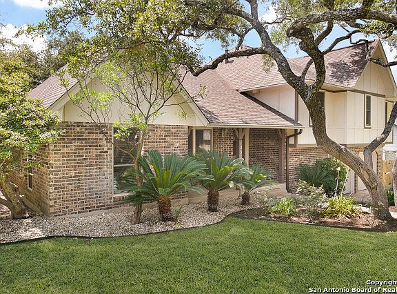 2nd image of 12518 Chateau Forest Ln