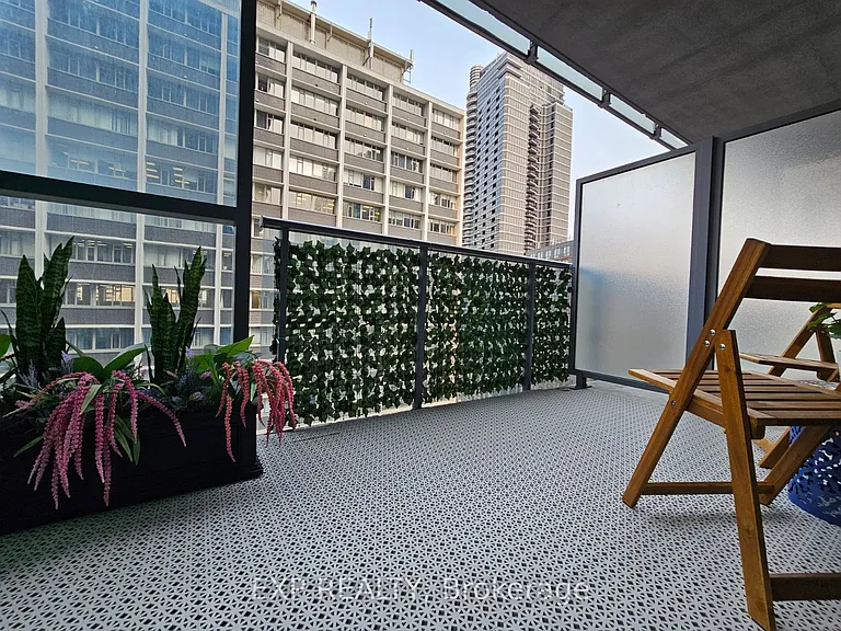 7 Grenville St #1209 — Photo 15