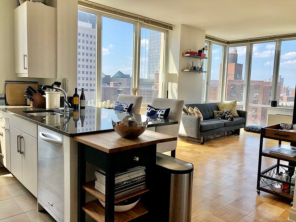 1st image of 1510 Lexington Ave APT 10S