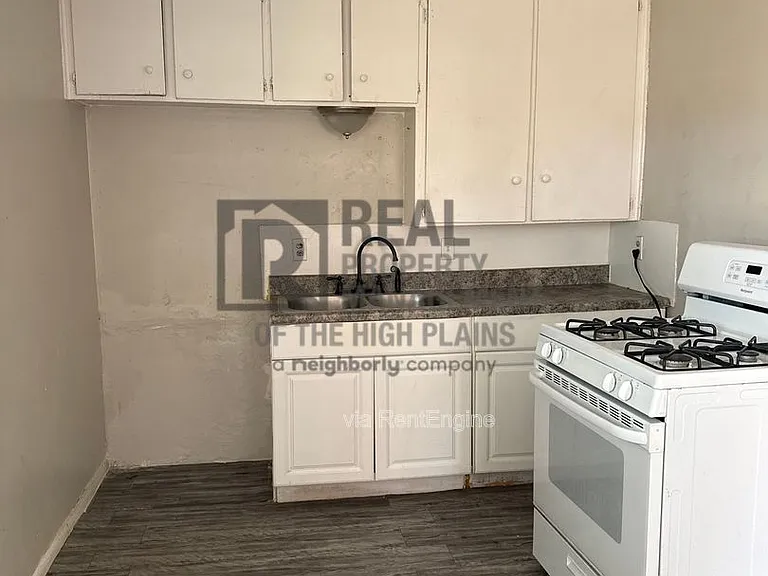 1301 Evergreen St #B — Photo 3