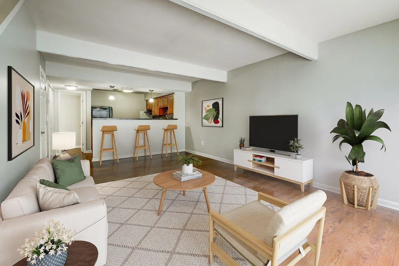 Nineteen North Apartments and Townhomes — Photo 3