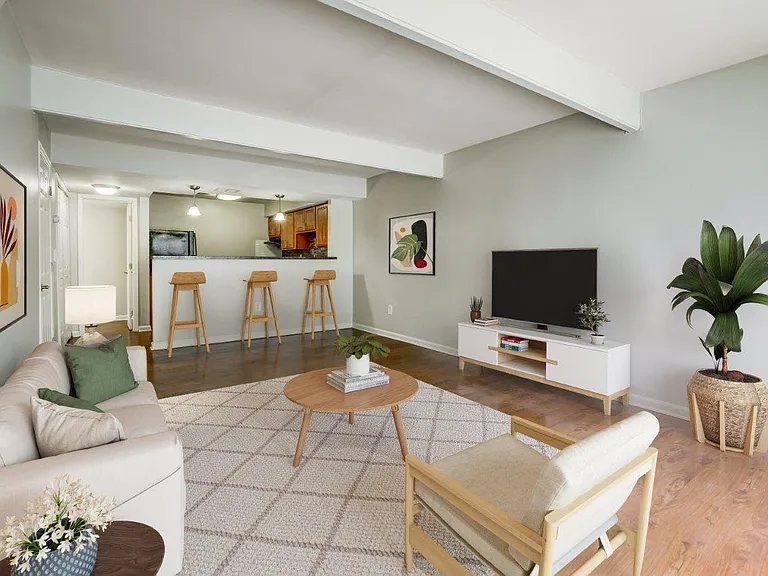 Nineteen North Apartments and Townhomes — Photo 3