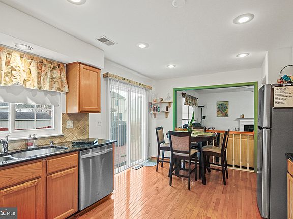 2nd image of 7814 Crossbay Dr