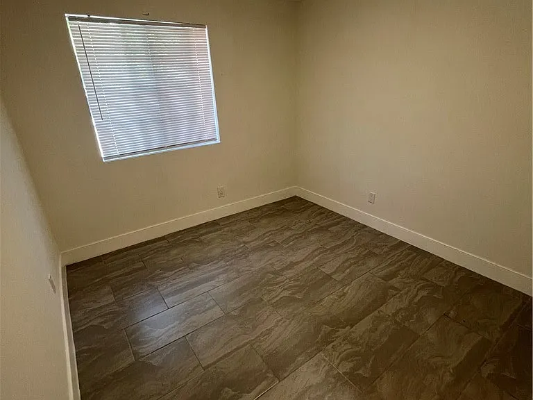 14409 Gundry Ave — Photo 17