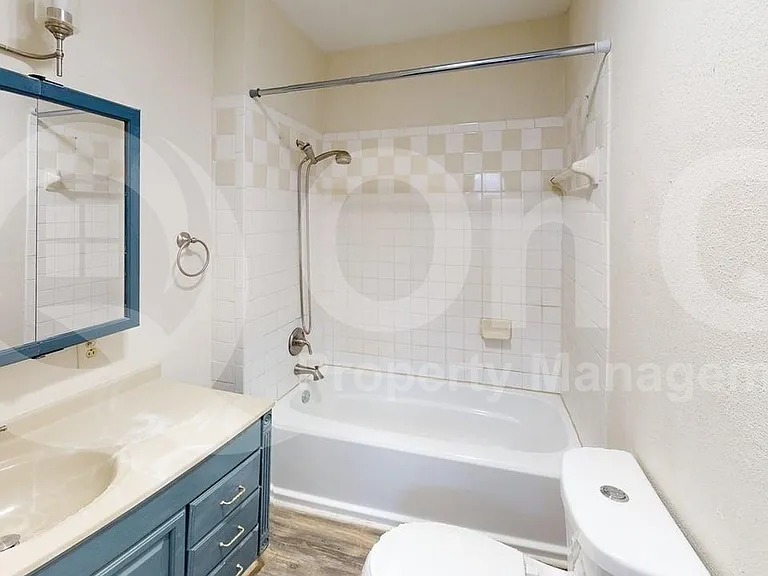 224 W Hull St #B — Photo 11