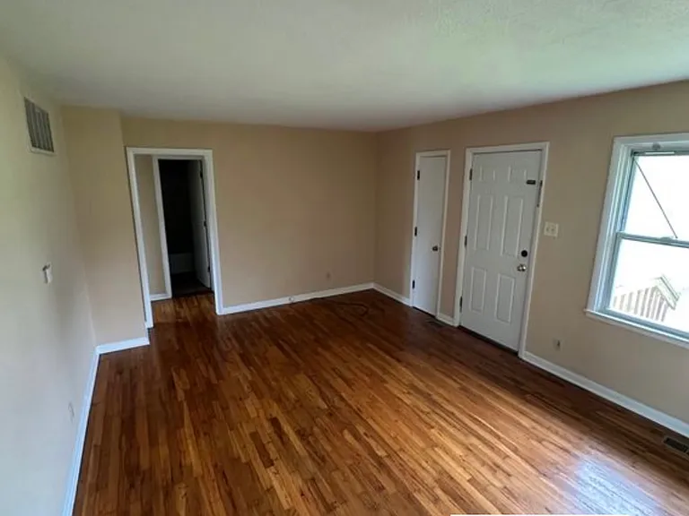 1024 Ash St #1024 — Photo 3