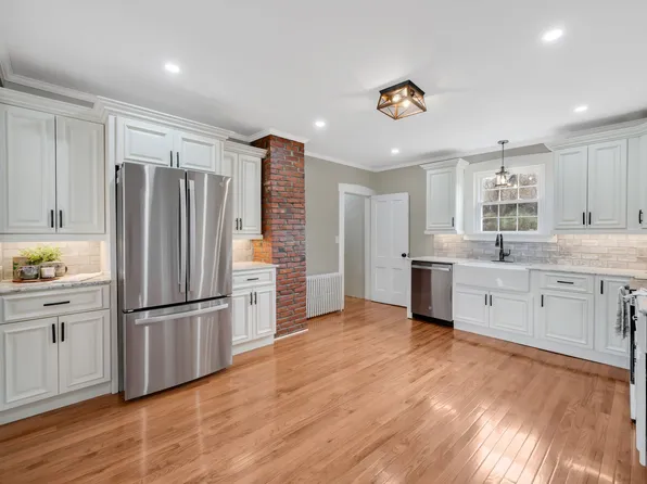 117 Foster St, South Windsor, CT 06074