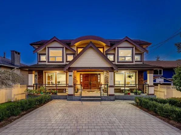 15354 Royal Ave, White Rock, BC V4B 1M8