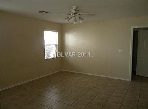 4th image of 9846 Pioneer Ave