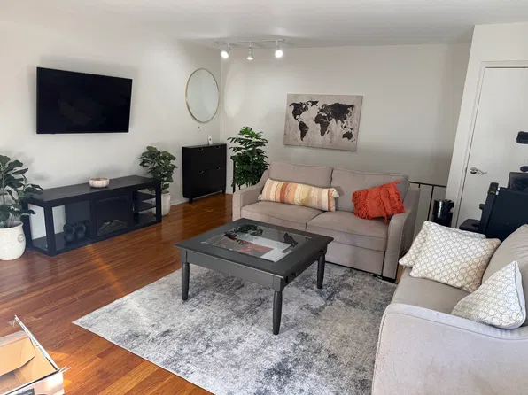 5012 Christopher St, Ramsey, NJ 07446