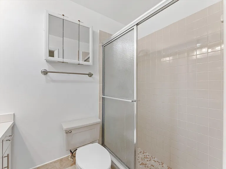 1821 NE 40th Ct #305 — Photo 16