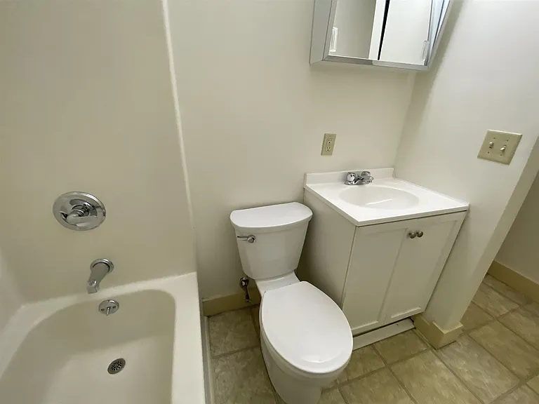 610 Union St #202 — Photo 37
