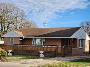 1208 N Kankakee St, Lincoln, IL 62656